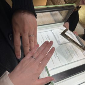 【シャネル(CHANEL)】の口コミ シャネルはカメリア目当てで伺いましたが、かなり華奢なデザインで寂しく見...