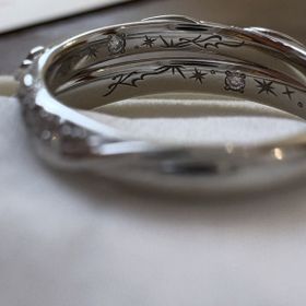 【ケイウノ ブライダル(K.UNO BRIDAL)の口コミ】 通常のデザインから、セミオーダーでダイヤモンドの数を増減できることで…