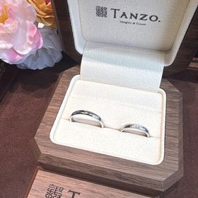 【TANZO.(鍛造指輪)の口コミ】 デザインはこれまでの使った指輪の写真を何枚を見て参考にでき、どんな指…