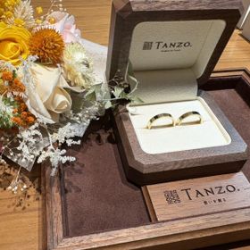 【TANZO.(鍛造指輪)の口コミ】 鍛造製法による丈夫さ、自分たちの好みに合わせて作れることが魅力です。…