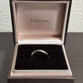 【アイプリモ(I-PRIMO)の口コミ】 シャープで日常使いしやすいデザイン。ラインが右下がりに入っているため…