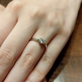 【銀座ダイヤモンドシライシの口コミ】 ダイヤモンドの輝きが、他のブランドとは比べものにならないくらい美しか…