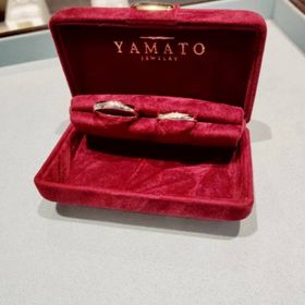 【PILOT BRIDAL(パイロットブライダル)の口コミ】 結婚指輪として一番オーソドックスなデザインを選びました。
斜めのライン…