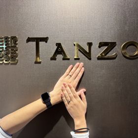 【TANZO.(鍛造指輪)の口コミ】 作品例を見せていただき、
その中の組み合わせで決定した。
平打ちストレ…
