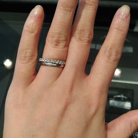 【エクセルコダイヤモンド(EXELCO DIAMOND)の口コミ】 婚約指輪だと目立ちすぎ、結婚指輪だけでは物足りない時に、重ね付けよう…