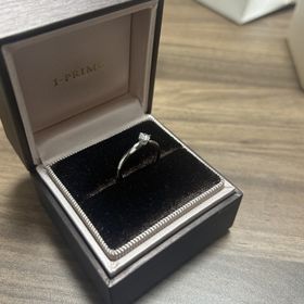 【アイプリモ(I-PRIMO)の口コミ】 婚約指輪と結婚指輪がセットのデザインになっており、女性の場合重ね付け…