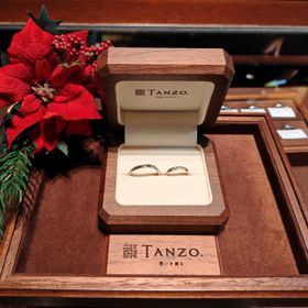 【TANZO.(鍛造指輪)の口コミ】 素材選びからデザインまで細かく決めることができるので、唯一無二の指輪…