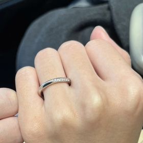 【エクセルコダイヤモンド(EXELCO DIAMOND)の口コミ】 シンプルで少しアンティークさもあるミルグレインの模様が美しくとても可…