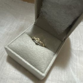 【mina.jewelry(ミナジュエリー)の口コミ】 デザインがシンプルかつ王道な感じです。
ですがシンプルなのに、形を変え…