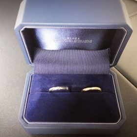 【銀座ダイヤモンドシライシの口コミ】 ゴールドで探していた為、気に入ったデザインでプラチナからゴールドへの…