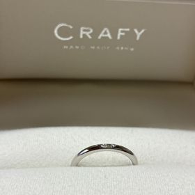 【CRAFY(クラフィ)】の口コミ 誕生石を入れて貰いました。主人の指輪と合わせて3つ入れられるとの事で、...