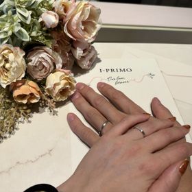 【アイプリモ(I-PRIMO)の口コミ】 シンプルな中にオリジナルを出したくて、ダイヤを追加しました。センター…