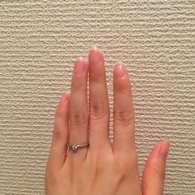 【ティファニー(Tiffany & Co.)の口コミ】 シンプルなデザインを探していてティファニーのこのデザインにしました。…