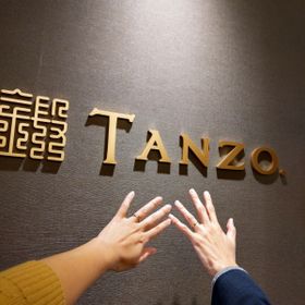 【TANZO.(鍛造指輪)の口コミ】 まず指輪の色で、コーラルが気に入りTANZOさんにしかない色なのでこちらで…
