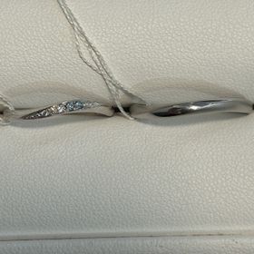 【CAFERING(カフェリング)の口コミ】 芸能人の方でもつけているのを見た事があり、ブランドや見た目、つけやす…