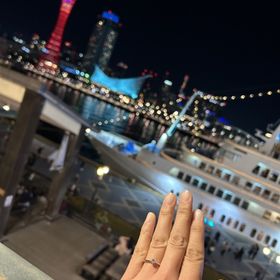 【ラザール ダイヤモンド(LAZARE DIAMOND)の口コミ】 シンプルで内側が少し細くなってるので手が綺麗に見えます。普段使いが出…