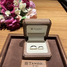 【TANZO.(鍛造指輪)の口コミ】 とにかく丈夫そうでツヤツヤで高級感があり、とても綺麗です。入籍指輪で…