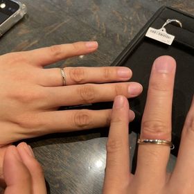 【ケイウノ ブライダル(K.UNO BRIDAL)の口コミ】 コンビネーションリングで見る角度によって色が違ったりどこから見てもキ…