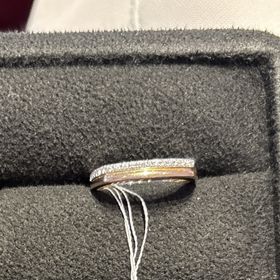 【ケイウノ ブライダル(K.UNO BRIDAL)の口コミ】 デザインが他になくすごく気に入り最後まで迷いました。4面あるのでいろい…