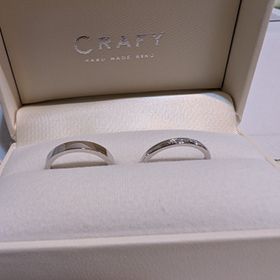 【CRAFY(クラフィ)】の口コミ プラチナこそシンプルでいい。
何より普段使いも出来る。
刻印とかも入れ...