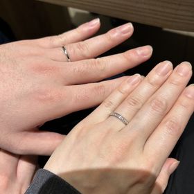 【出雲結(いずもゆい)の口コミ】 とにかくシンプルでとても気に入りました。男性と女性の指輪のモチーフが…