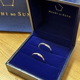 【HOSHI no SUNA 星の砂(ほしのすな)の口コミ】 捻りのデザインとゴールドの華やかさが気に入っています。
派手かなとも思…