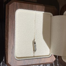 【TANZO.(鍛造指輪)の口コミ】 鍛造製法で耐久性があり、ゆがんでダイヤ落ちや傷の心配が少なく毎日つけ…