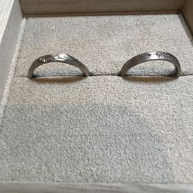 【YUKA HOJO(ユカホウジョウ)の口コミ】 2人のデザインは違う物ですが、色味は合わせました。
私のはマンゴーのイ…