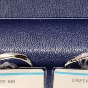 【銀座ダイヤモンドシライシの口コミ】 指にはめたときの自然なウェーブが気に入りました。別ブランドで購入した…