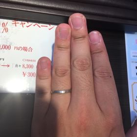 【JEWELRY  KAMATA(ジュエリーかまた)の口コミ】 Ｖ字のシルエットで、とてもシンプルなデザインでした。
つや消し加工がさ…