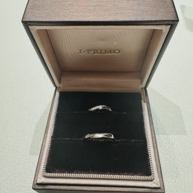 【アイプリモ(I-PRIMO)の口コミ】 ウェーブのデザインに女性はダイヤモンド、男性はマット加工がされていて…
