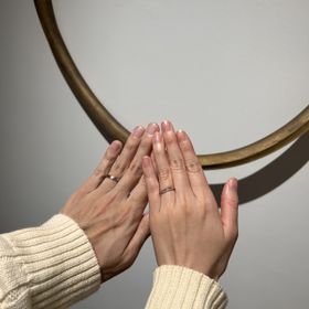 【出雲結(いずもゆい)の口コミ】 ピンクゴールドが入っていて、赤い糸を表現している所に他との違いを感じ…