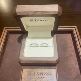 【TANZO.(鍛造指輪)の口コミ】 頑丈なつくりで、鏡面が綺麗なところ。
ダイヤの石落ちのリスクが低いとこ…