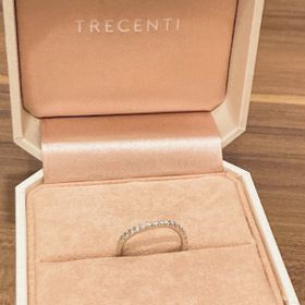 【TRECENTI(トレセンテ)の口コミ】 ・水仕事や入浴の時にも外さなくても傷みません
・ウェーブデザインの指輪…