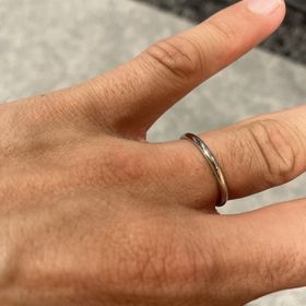 【銀座ダイヤモンドシライシの口コミ】 シンプルだけど高級感もあり、The結婚指輪という感じです。
思っていたよ…