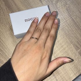 【nocur(ノクル)の口コミ】 シンプルかつ、普段使いしやすいデザインで選びました。
目立ちすぎずでも…