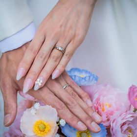 【アイプリモ(I-PRIMO)の口コミ】 なかなか見ないデザインで特別感があり即決しました！
細い指輪や、ウェー…