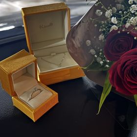 【ケイウノ ブライダル(K.UNO BRIDAL)の口コミ】 デザインがシンプルで値段も他のブランドと比べて比較的にサイズが同じで…