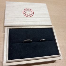 【出雲結(いずもゆい)の口コミ】 シンプルながら高級感を感じるデザインで、長く付けていても飽きないよう…