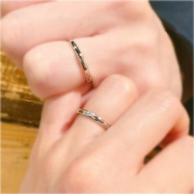 【俄(にわか)】の口コミ シンプルで控えめながらもダイヤモンドの輝きがとても綺麗です。ダイヤモン...