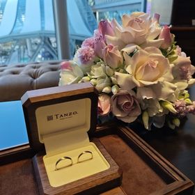 【TANZO.(鍛造指輪)の口コミ】 指輪の付ける向きによって、鏡面仕上げ、マット加工、槌目加工の組み合わ…