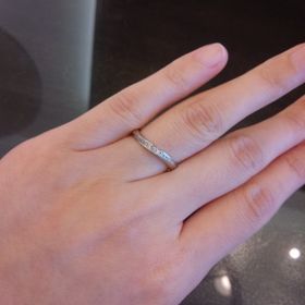 【JEWELRY  KAMATA(ジュエリーかまた)の口コミ】 シンプルな指輪を探していました。滑らかなラインが素敵です。すこし派手…
