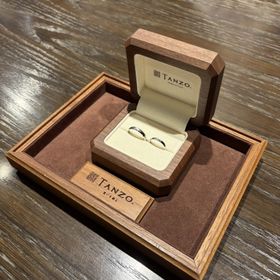 【TANZO.(鍛造指輪)の口コミ】 細部まで丁寧に作られていて、指になじむ着け心地がとても良いです。特集…