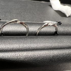 【エクセルコダイヤモンド(EXELCO DIAMOND)の口コミ】 唯一無二のデザインに2人してひとめぼれでした　ミル打ちといったドットの…