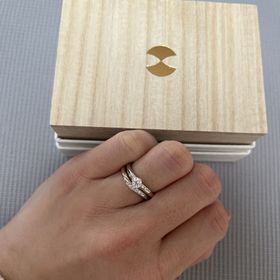 【AMATSU(アマツ)の口コミ】 シルバーとゴールドの絶妙な色味が上品で、どんな服にも合わせやすい指輪…