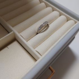 【ヴァンドーム青山(VENDOME AOYAMA)】の口コミ ストレートタイプでダイヤの輝きがある指輪が欲しかったためハーフエタニテ...