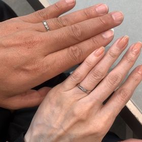 【アイプリモ(I-PRIMO)の口コミ】 センターラインとリングの内側がピンクゴールドになっている。小さなハー…