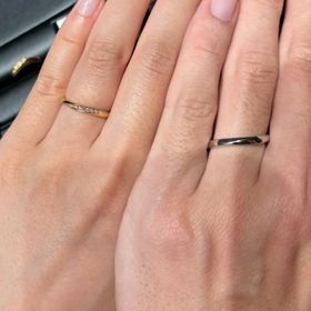 【ラザール ダイヤモンド(LAZARE DIAMOND)の口コミ】 ねじりが入ったタイプで、ダイヤモンドが埋め込まれたシンプルだけどダイ…