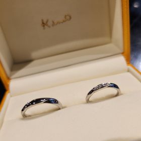 【ケイウノ ブライダル(K.UNO BRIDAL)の口コミ】 婚約指輪と重ね付けしたかったので、それに合うデザインで探してました。…