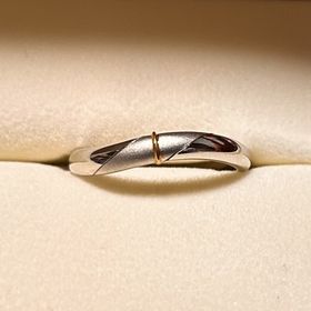 【ケイウノ ブライダル(K.UNO BRIDAL)の口コミ】 セミオーダーでデザインを選ぶことができた。
ダイヤモンドの配置や大きさ…